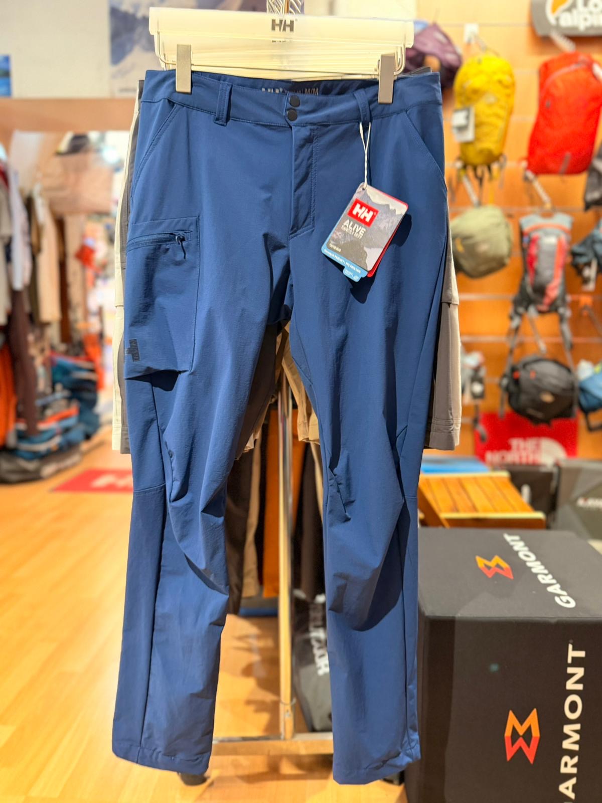 Pantalon Helly Hansen bleu, vue de face